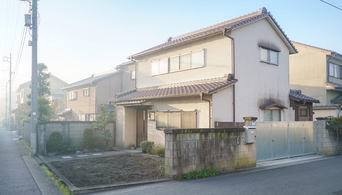 庭を片付けて売却した、相続した築古の戸建て